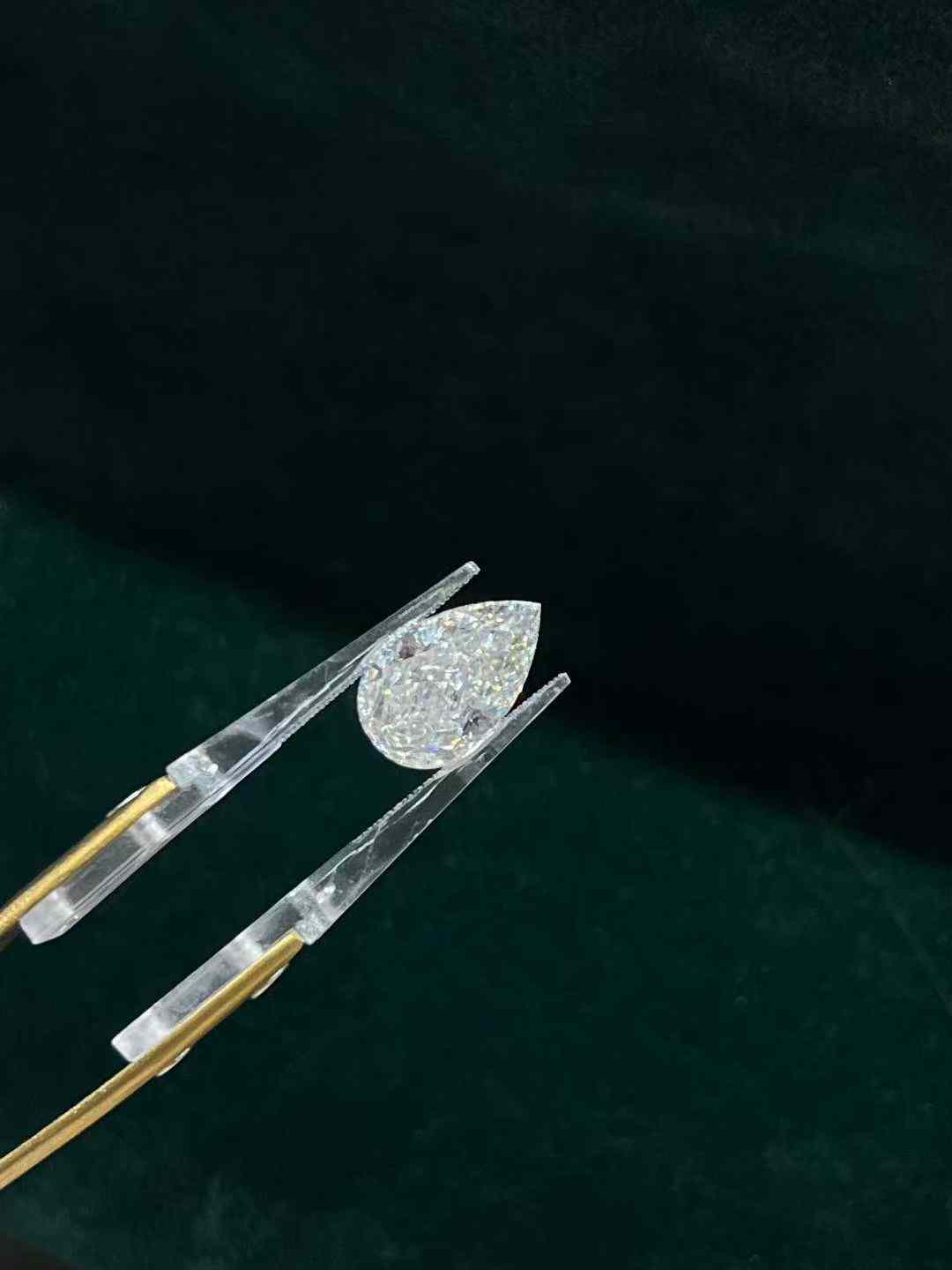 Teardrop Cut 水滴形钻