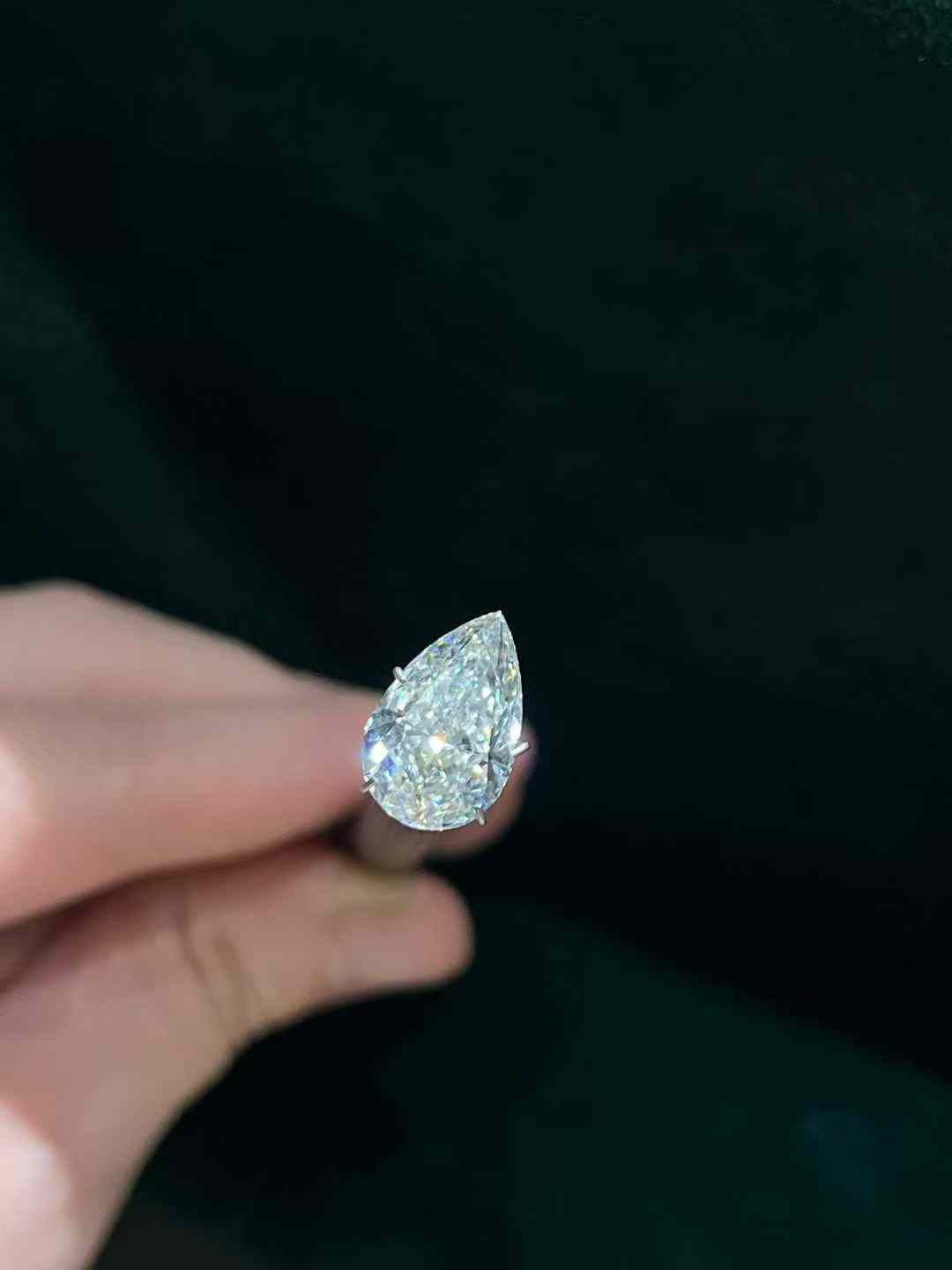 Teardrop Cut 水滴形钻